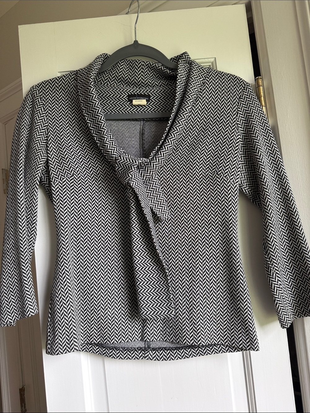 Black and White Chevron Knit Top